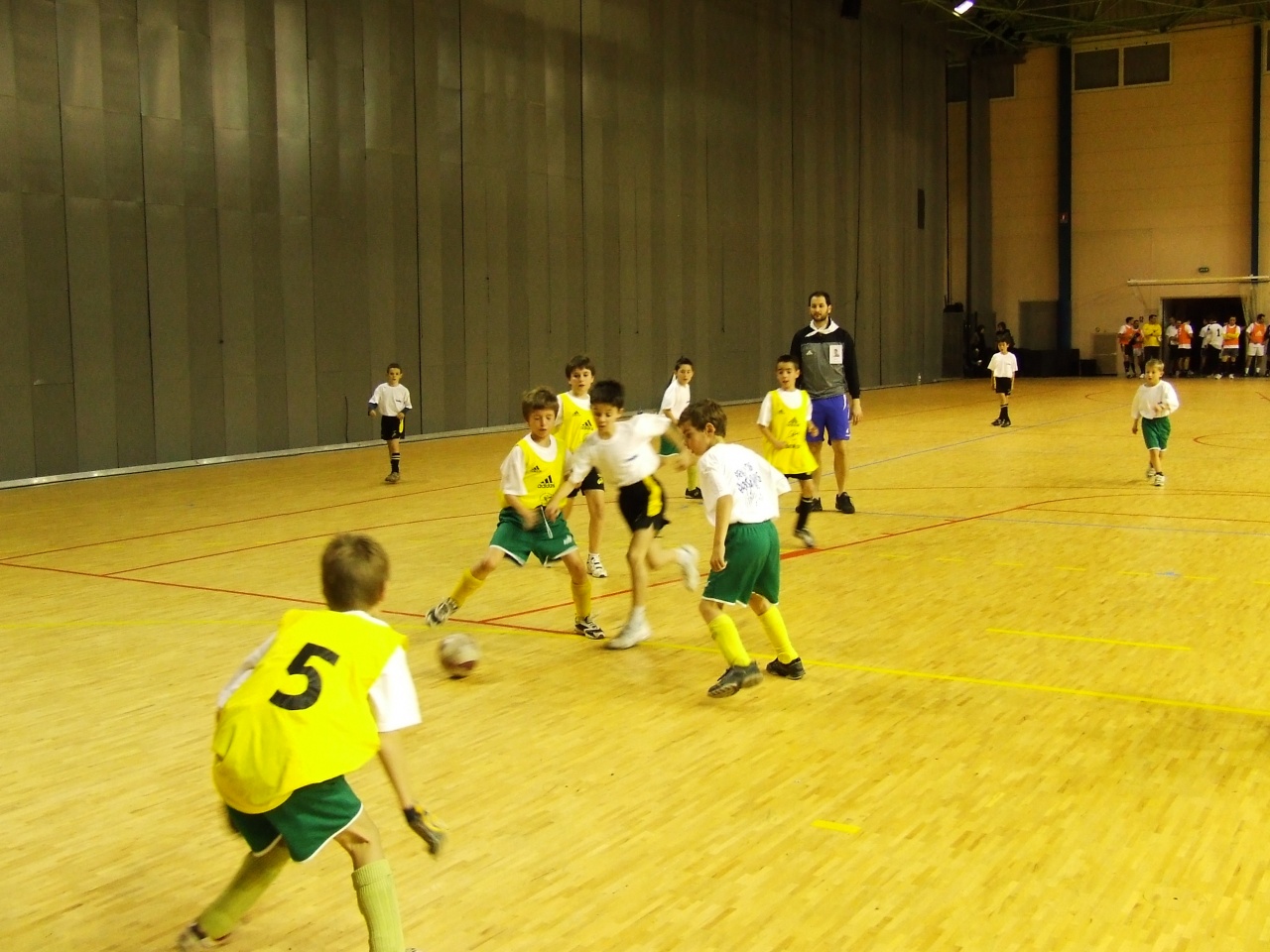 Futsal pitchouns (19)